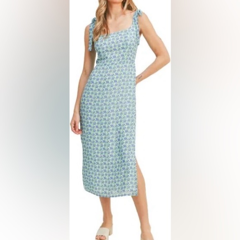 Lush- Women’s Tie Strap And Side Slit Floral Print Sleeveless Midi Dress